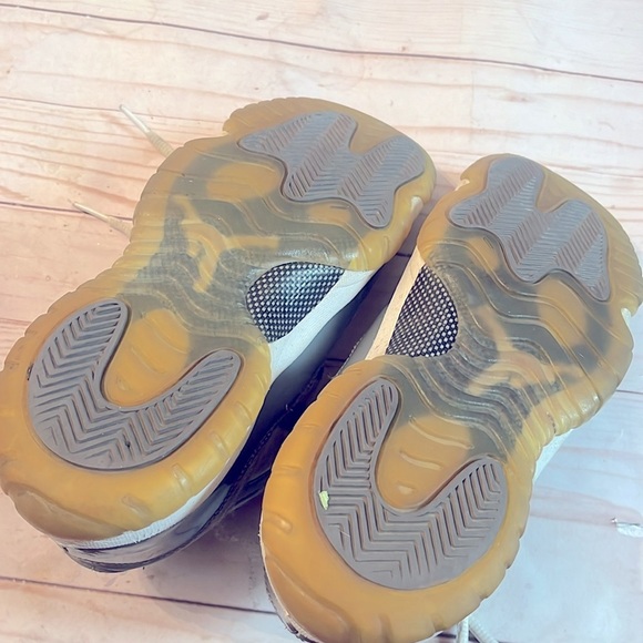 Air Jordan 11 Retro 2010 Cool Grey Sz 6.5Y Big Kids Women 8 - Picture 9 of 10